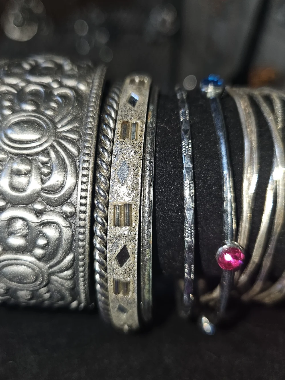 Mixed Women’s Bracelet Set in Black, Silver and Turquoise Mixed Lot.